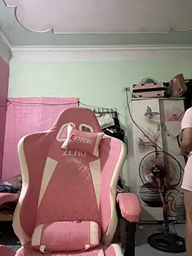 Leeeeiu online show from May 2026 04:01:01 PM