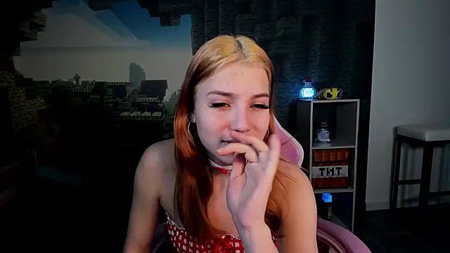 Snapshot of RosaFowler chatting on March 2026 10:50:02 AM RosaFowler online show from March 2026 10:50:02 AM