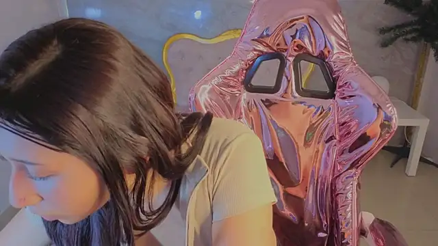 Snapshot of moraa_s chatting on March 2026 12:33:02 PM moraa s online show from March 2026 12:33:02 PM