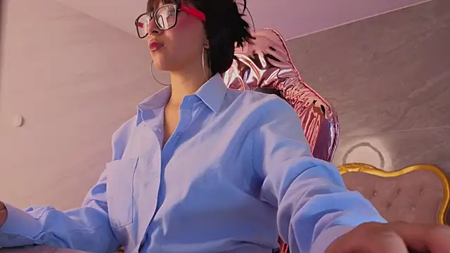 Snapshot of moraa_s chatting on April 2026 03:26:01 AM moraa s online show from April 2026 03:26:01 AM