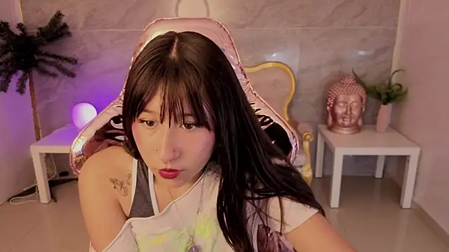 Snapshot of moraa_s chatting on April 2026 03:17:01 AM moraa s online show from April 2026 03:17:01 AM