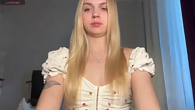 Snapshot of AlexaDeviliciouss chatting on June 2026 11:12:02 AM AlexaDeviliciouss online show from June 2026 11:12:02 AM