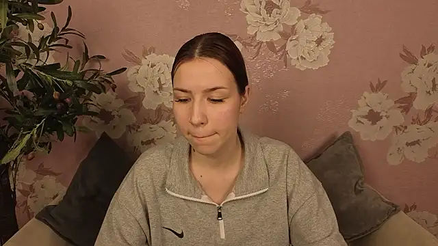 AleshiaFontes online show from March 2026 11:49:01 AM