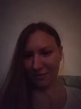 August Shine online show from April 2026 06:32:02 PM