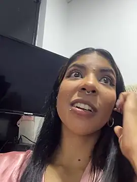 Snapshot of VioletaHills_ chatting on May 2026 02:11:01 PM VioletaHills online show from May 2026 02:11:01 PM