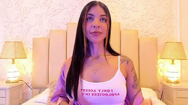 Snapshot of VioletaHills_ chatting on June 2026 12:37:01 PM VioletaHills online show from June 2026 12:37:01 PM