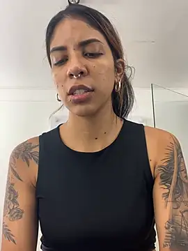 Snapshot of VioletaHills_ chatting on July 2026 12:22:02 PM VioletaHills online show from July 2026 12:22:02 PM