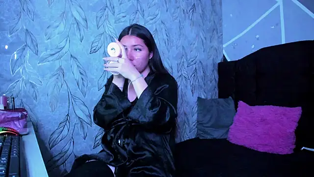 Snapshot of eilen_pink chatting on April 2026 01:15:02 PM eilen pink online show from April 2026 01:15:02 PM