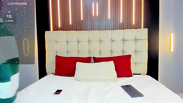 Zoee cute  online show from March 2026 01:18:01 PM