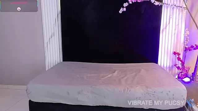 Snapshot of Danteandviolete_cr chatting on April 2026 11:27:01 AM Danteandviolete cr online show from April 2026 11:27:01 AM