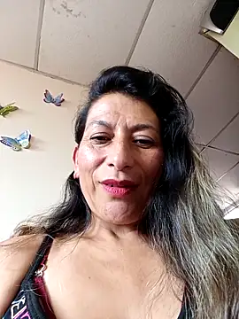 Lucia Rios online show from April 2026 06:10:01 PM