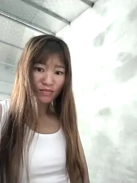 Snapshot of Lilinn_ chatting on April 2026 11:02:02 PM Lilinn online show from April 2026 11:02:02 PM