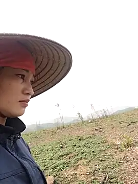 Snapshot of Lilinn_ chatting on April 2026 12:59:02 AM Lilinn online show from April 2026 12:59:02 AM