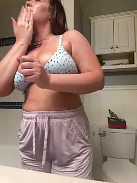 hollyharmd online show from April 2026 01:22:01 AM