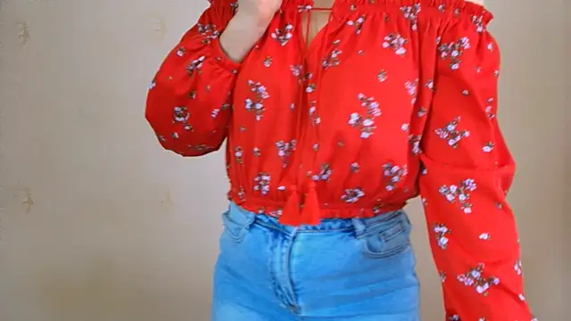 Snapshot of Inessa_beauty chatting on May 2026 02:23:02 PM Inessa beauty online show from May 2026 02:23:02 PM
