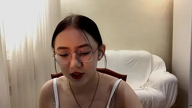 Snapshot of SolvedGlobe chatting on May 2026 01:08:01 PM SolvedGlobe online show from May 2026 01:08:01 PM