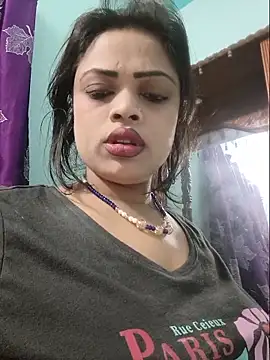 Snapshot of Beauty-3 chatting on June 2026 01:39:01 AM Beauty-3 online show from June 2026 01:39:01 AM
