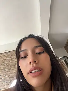 Mia-villalobos online show from May 2026 02:12:01 PM