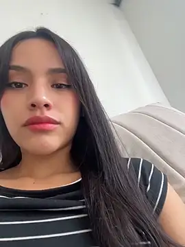 Mia-villalobos online show from June 2026 02:04:01 PM