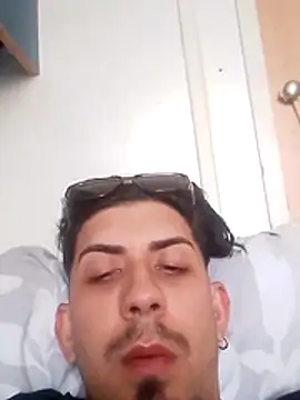 iShon777 online show from April 2026 05:10:02 PM