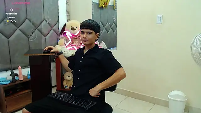 Snapshot of Steve_Hotman chatting on August 2026 07:39:01 PM Steve Hotman online show from August 2026 07:39:01 PM