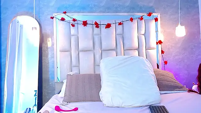 Snapshot of Bella-Sanders chatting on March 2026 12:12:02 PM Bella-Sanders online show from March 2026 12:12:02 PM