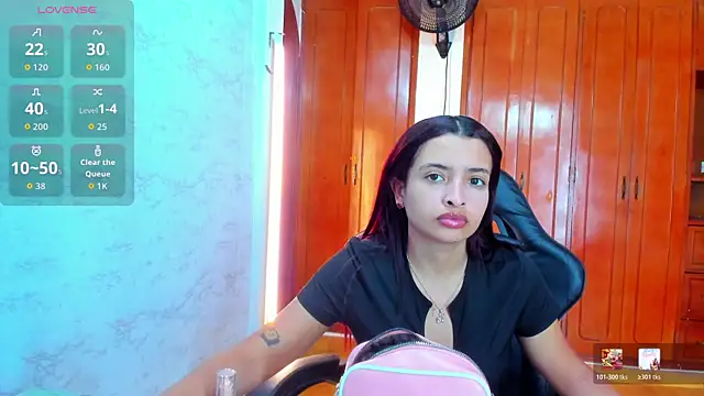 Snapshot of lizzie_skinny chatting on May 2026 07:00:01 PM lizzie skinny online show from May 2026 07:00:01 PM