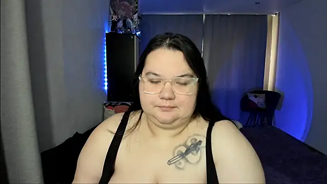 Snapshot of YoshinoSomei chatting on April 2026 05:52:01 AM YoshinoSomei online show from April 2026 05:52:01 AM