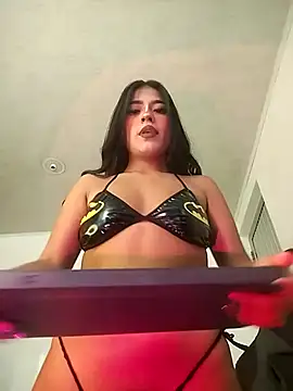 CaticaSquiiirt online show from March 2026 10:05:02 PM