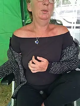 lescoquinsdu40 online show from May 2026 09:17:01 AM