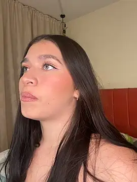 Caandace online show from April 2026 07:39:02 PM