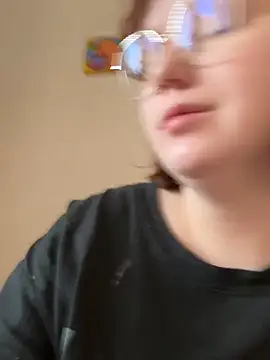 Snapshot of soft_focus chatting on April 2026 04:51:01 AM soft focus online show from April 2026 04:51:01 AM