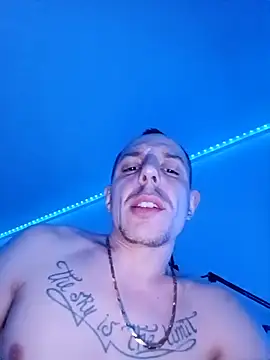 Hugo1993 online show from April 2026 07:44:02 PM