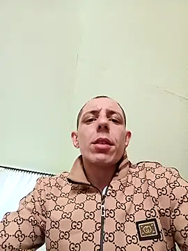 Hugo1993 online show from April 2026 02:48:02 PM