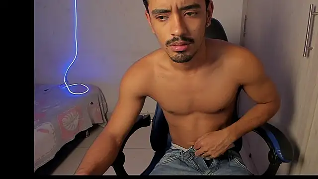 Snapshot of jossi12345j chatting on March 2026 12:21:02 PM jossi12345j online show from March 2026 12:21:02 PM