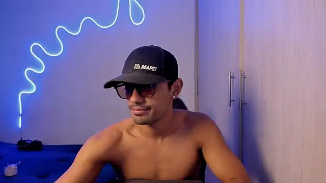 Snapshot of jossi12345j chatting on April 2026 12:47:02 PM jossi12345j online show from April 2026 12:47:02 PM