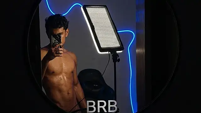 Snapshot of jossi12345j chatting on April 2026 12:36:01 PM jossi12345j online show from April 2026 12:36:01 PM