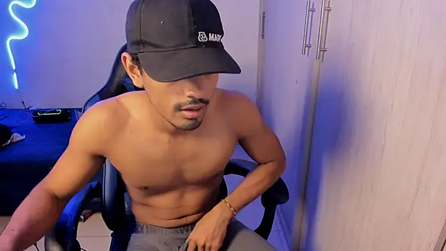 Snapshot of jossi12345j chatting on April 2026 04:46:01 AM jossi12345j online show from April 2026 04:46:01 AM