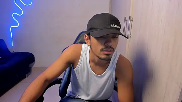 Snapshot of jossi12345j chatting on April 2026 04:39:01 AM jossi12345j online show from April 2026 04:39:01 AM