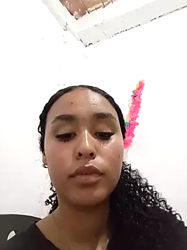 Snapshot of kiaria_Glow chatting on March 2026 06:37:01 PM kiaria Glow online show from March 2026 06:37:01 PM