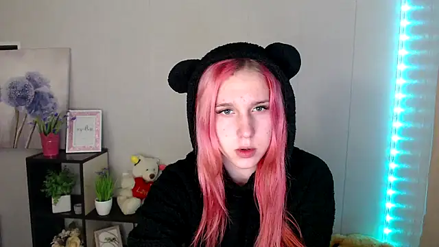 Scarlett lil online show from April 2026 07:45:01 AM