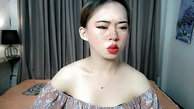 Snapshot of Seductive_sophie chatting on May 2026 03:01:02 AM Seductive sophie online show from May 2026 03:01:02 AM