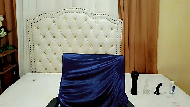 Seductive sophie online show from June 2026 04:17:01 AM