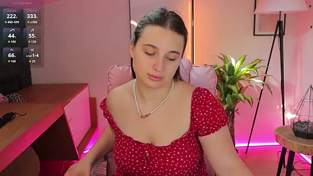 Snapshot of Nicole_De_Lux chatting on June 2026 05:41:02 AM Nicole De Lux online show from June 2026 05:41:02 AM