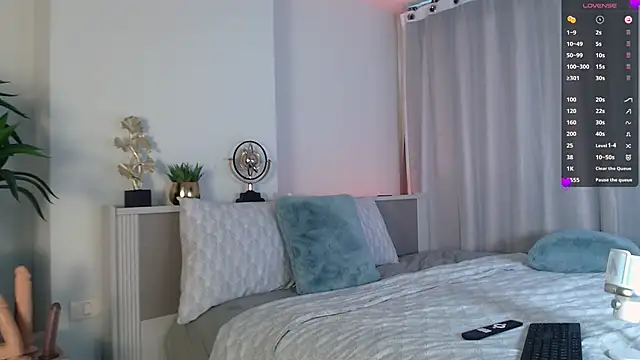 MinaGlow online show from April 2026 01:41:02 AM