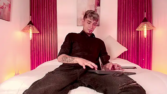 Max Hader  online show from March 2026 03:10:01 AM