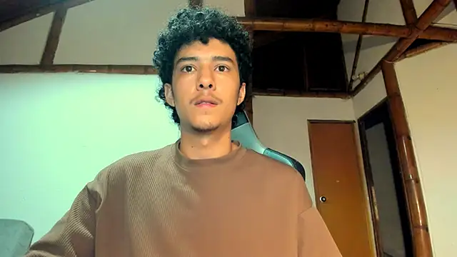 Snapshot of santi_young_twink chatting on March 2026 05:02:02 AM santi young twink online show from March 2026 05:02:02 AM