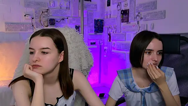 Snapshot of KellieBanshe chatting on April 2026 05:01:02 AM KellieBanshe online show from April 2026 05:01:02 AM
