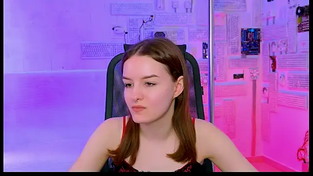 Snapshot of KellieBanshe chatting on June 2026 08:20:02 AM KellieBanshe online show from June 2026 08:20:02 AM