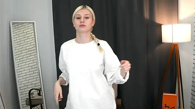 Snapshot of LorisBoster chatting on March 2026 04:07:02 AM LorisBoster online show from March 2026 04:07:02 AM